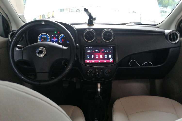 Used Dongfeng Junfeng ER30 2018 Base Model Center Console