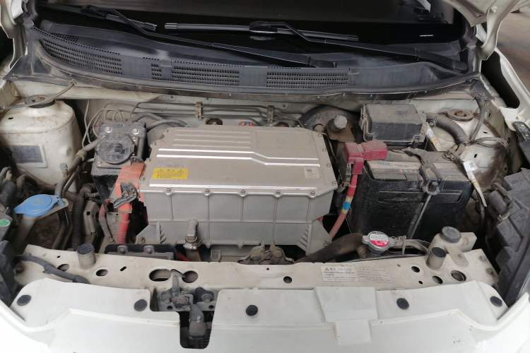 Used Dongfeng Junfeng ER30 2018 Base Model Engine Bay