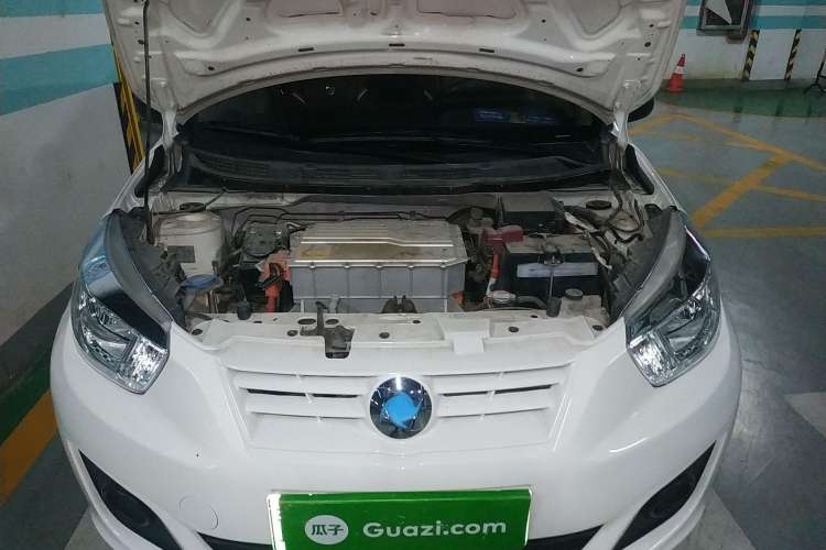 Used Dongfeng Junfeng ER30 2018 Base Model Engine Bay