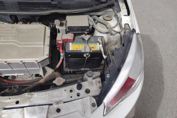 Used Dongfeng Junfeng ER30 2018 Base Model Engine Bay Left