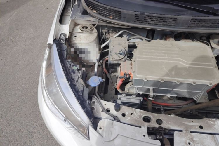 Used Dongfeng Junfeng ER30 2018 Base Model Engine Bay Right