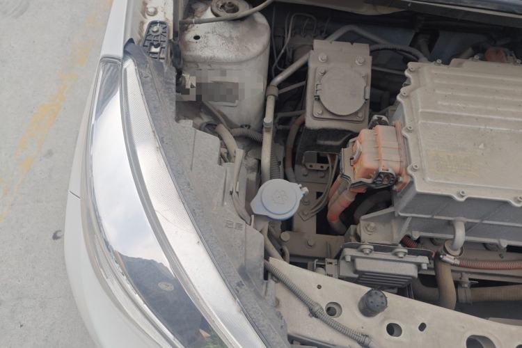 Used Dongfeng Junfeng ER30 2018 Base Model Engine Bay Right
