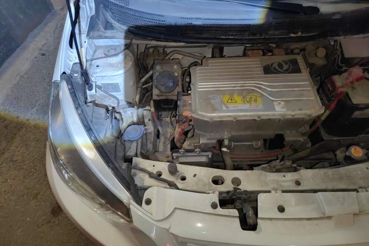 Used Dongfeng Junfeng ER30 2018 Base Model Engine Bay Right