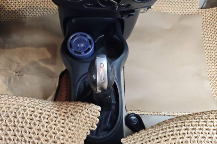 Used Dongfeng Junfeng ER30 2018 Base Model Gear Lever