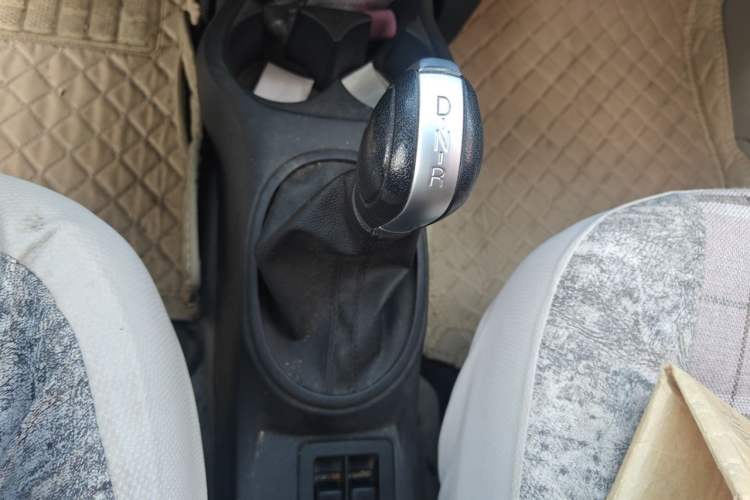 Used Dongfeng Junfeng ER30 2018 Base Model Gear Lever