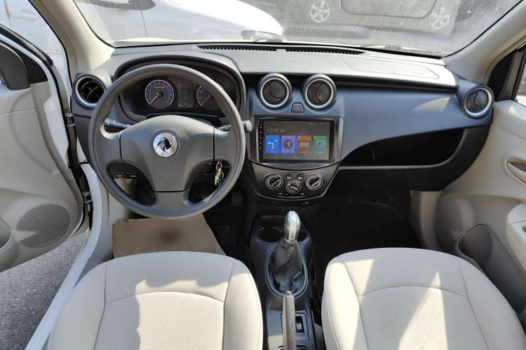 Used Dongfeng Junfeng ER30 2018 Base Model Interior 3