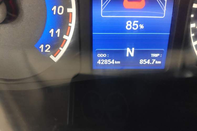 Used Dongfeng Junfeng ER30 2018 Base Model Odometer Close Up