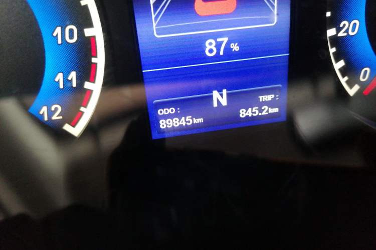 Used Dongfeng Junfeng ER30 2018 Base Model Odometer Close Up