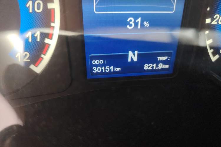 Used Dongfeng Junfeng ER30 2018 Base Model Odometer Close Up