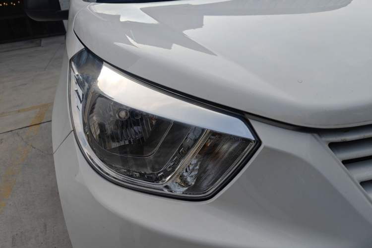 Used Dongfeng Junfeng ER30 2018 Base Model Right Front Headlight