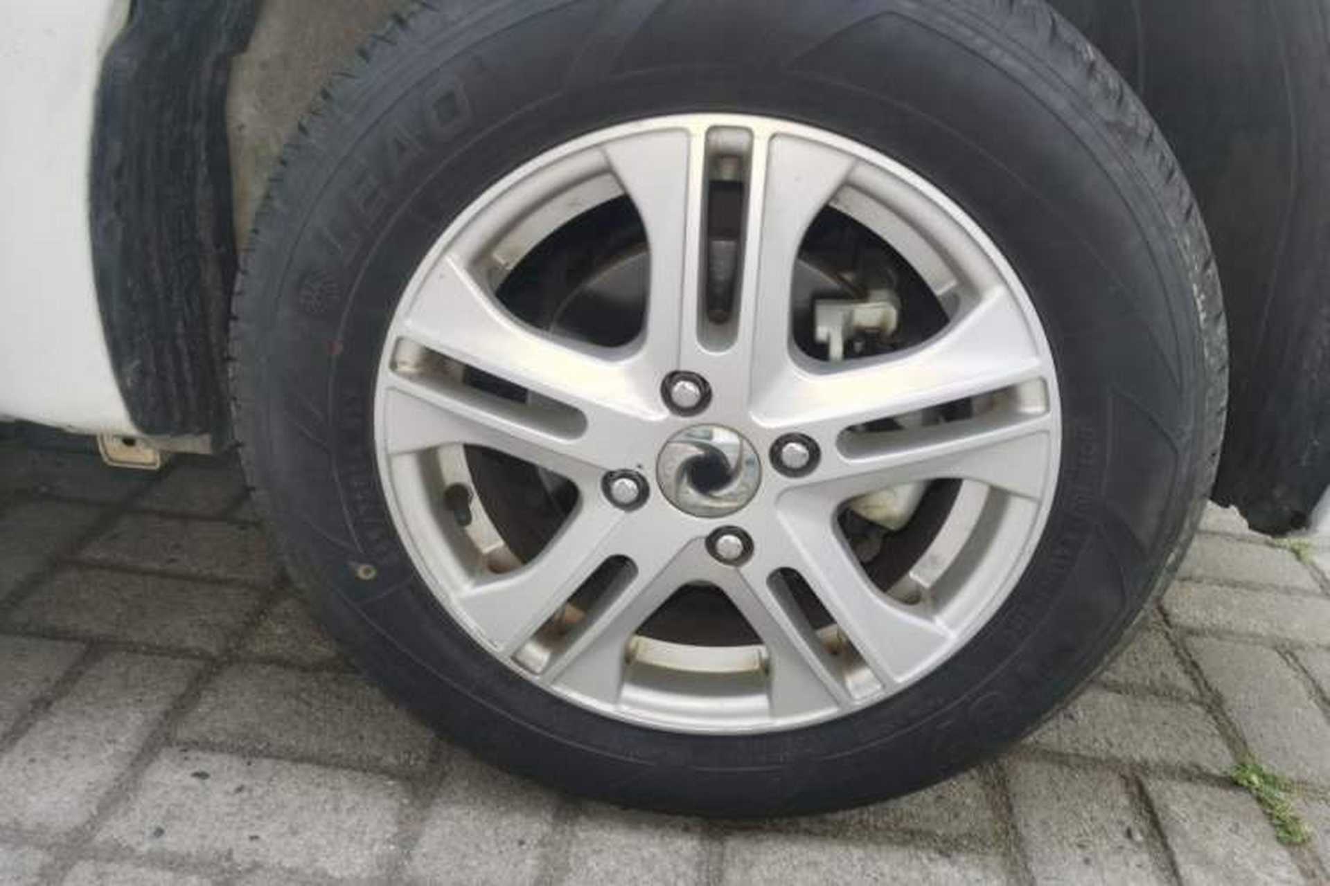 Used Dongfeng Junfeng ER30 2018 Base Model Right Front Wheel Hub