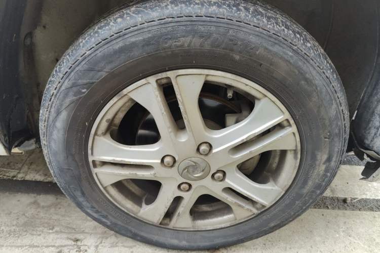 Used Dongfeng Junfeng ER30 2018 Base Model Right Front Wheel Hub