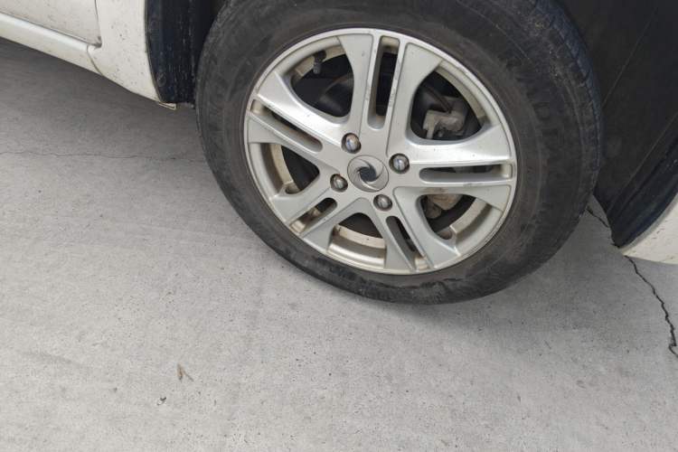 Used Dongfeng Junfeng ER30 2018 Base Model Right Front Wheel Hub