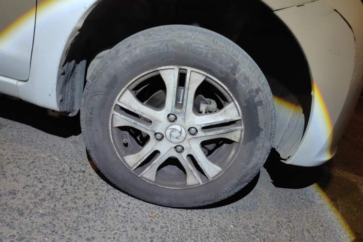 Used Dongfeng Junfeng ER30 2018 Base Model Right Front Wheel Hub