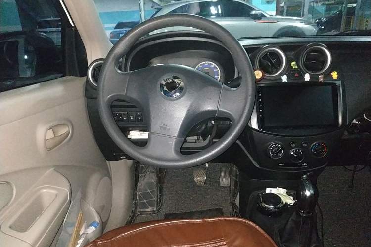 Used Dongfeng Junfeng ER30 2018 Base Model Steering Wheel