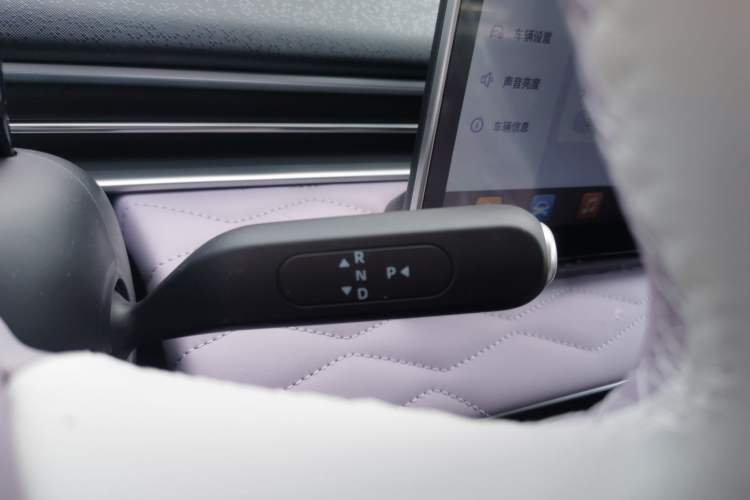 Used Dongfeng NAMMI 01 2024 New Edition 330 Plus Smart+ Gear Lever