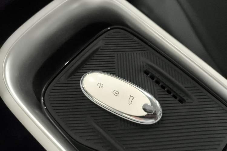 Used Dongfeng NAMMI 01 2024 430 Plus Smart+ Vehicle Key