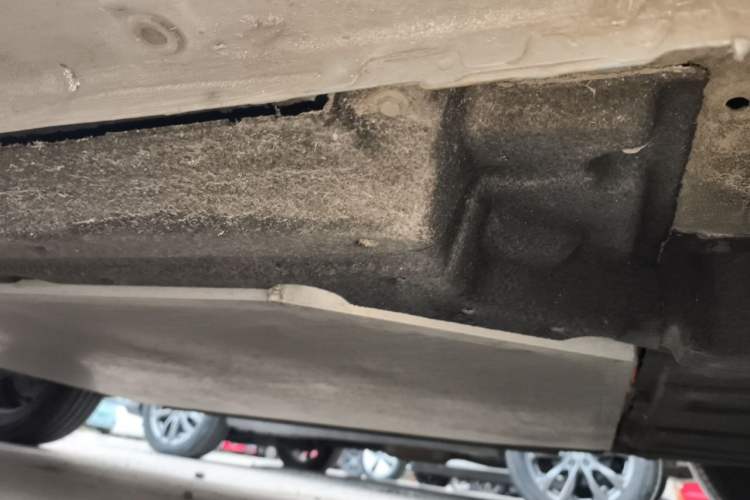 Used Dongfeng NAMMI 01 2024 New Edition 330 Air Chassis Front Right