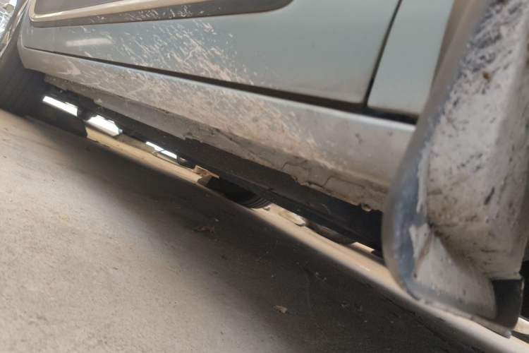 Used Dongfeng NAMMI 01 2024 New Edition 330 Air Chassis Front Right