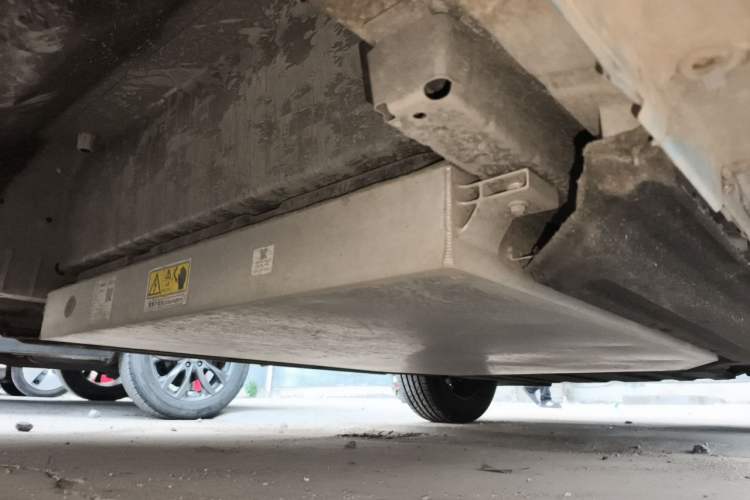 Used Dongfeng NAMMI 01 2024 New Edition 330 Air Chassis Rear Right