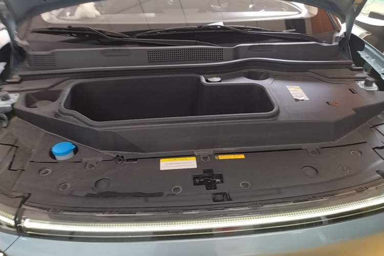 Used Dongfeng NAMMI 01 2024 New Edition 430 Max Smart+ Engine Bay