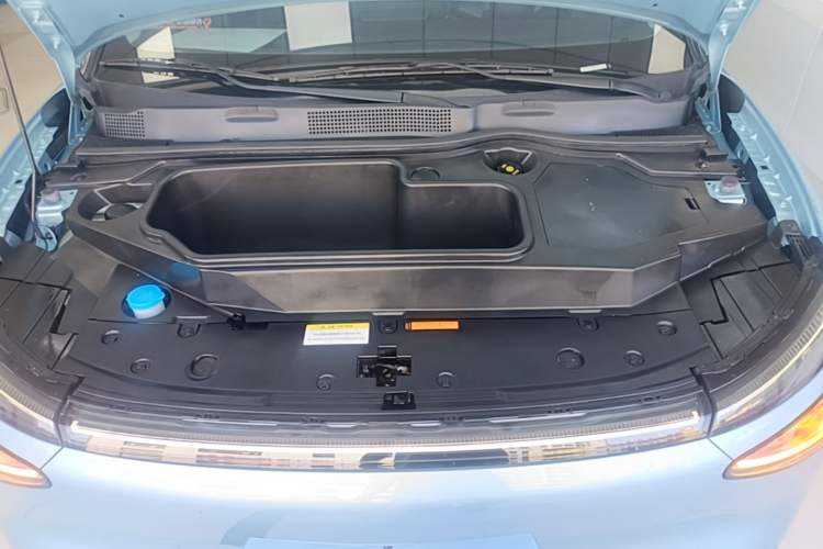 Used Dongfeng NAMMI 01 2024 330 Plus Engine Bay