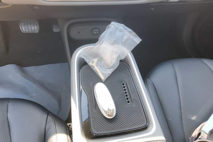 Used Dongfeng NAMMI 01 2024 430 Plus Smart+ Gear Lever