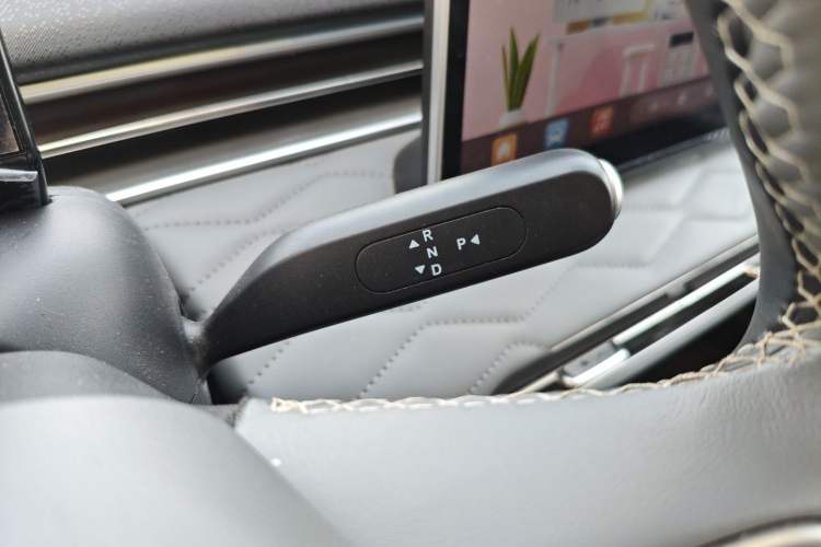 Used Dongfeng NAMMI 01 2024 430 Plus Smart+ Gear Lever