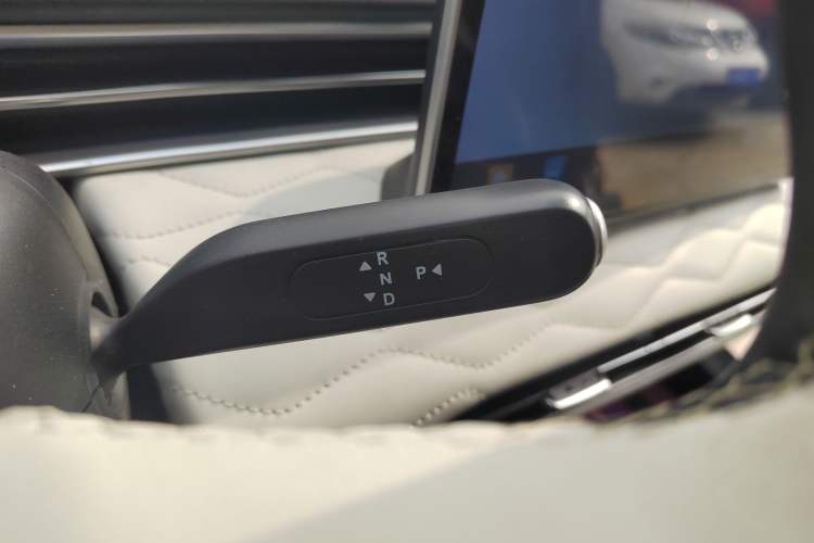 Used Dongfeng NAMMI 01 2024 430 Max Smart+ Gear Lever