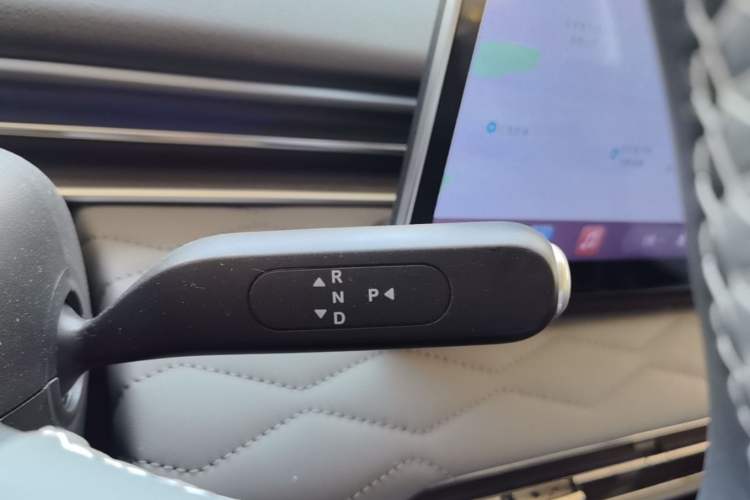 Used Dongfeng NAMMI 01 2024 New Edition 430 Plus Smart+ Gear Lever