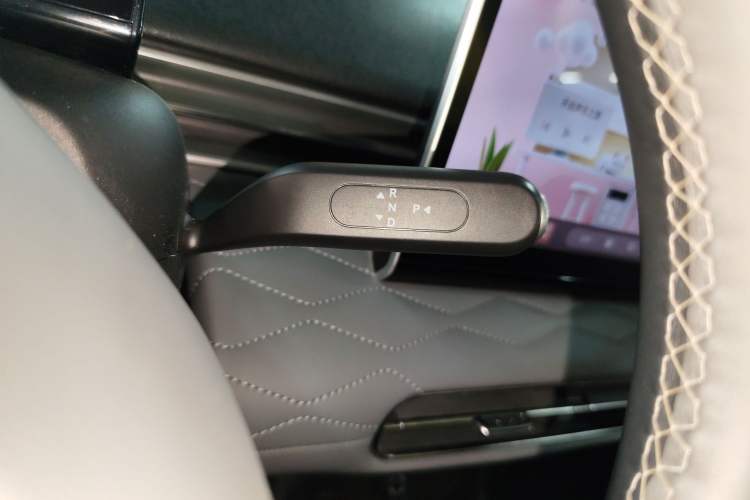 Used Dongfeng NAMMI 01 2024 430 Plus Smart+ Gear Lever