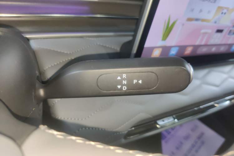 Used Dongfeng NAMMI 01 2024 430 Plus Smart+ Gear Lever