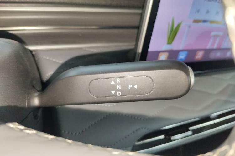 Used Dongfeng NAMMI 01 2024 430 Plus Smart+ Gear Lever