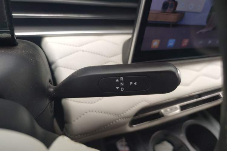 Used Dongfeng NAMMI 01 2024 330 Plus Smart+ Gear Lever
