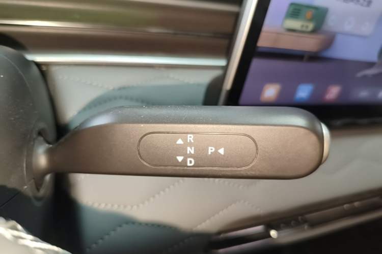 Used Dongfeng NAMMI 01 2024 430 Plus Smart+ Gear Lever