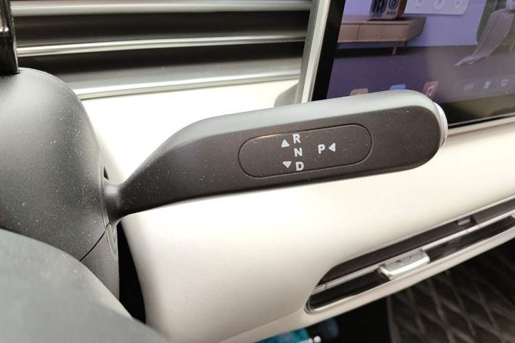Used Dongfeng NAMMI 01 2024 330 Air Gear Lever