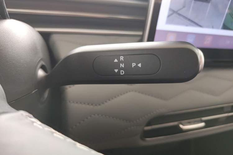 Used Dongfeng NAMMI 01 2024 430 Plus Smart+ Gear Lever