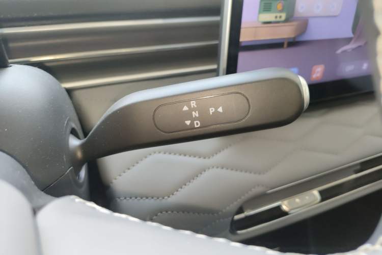 Used Dongfeng NAMMI 01 2024 430 Plus Smart+ Gear Lever