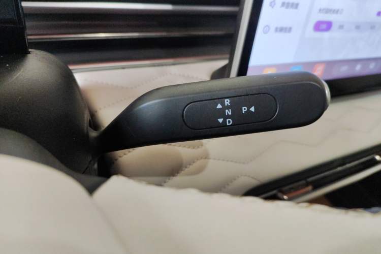 Used Dongfeng NAMMI 01 2024 430 Plus Smart+ Gear Lever