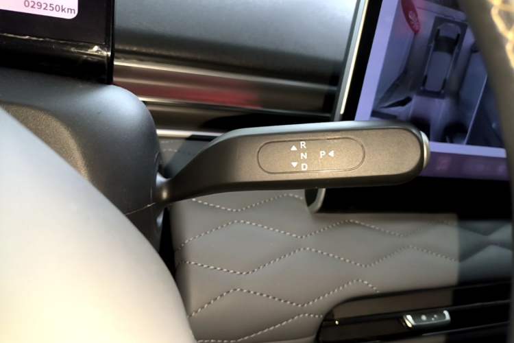 Used Dongfeng NAMMI 01 2024 430 Plus Smart+ Gear Lever