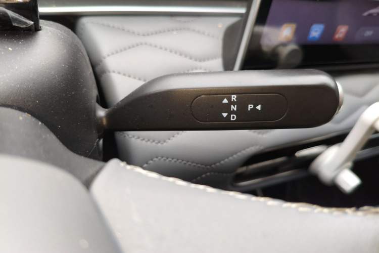 Used Dongfeng NAMMI 01 2024 330 Plus Gear Lever