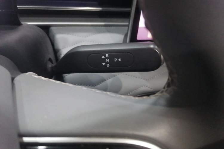 Used Dongfeng NAMMI 01 2024 430 Plus Smart+ Gear Lever