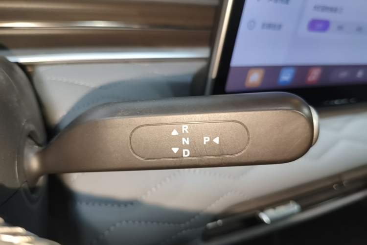 Used Dongfeng NAMMI 01 2024 430 Plus Smart+ Gear Lever