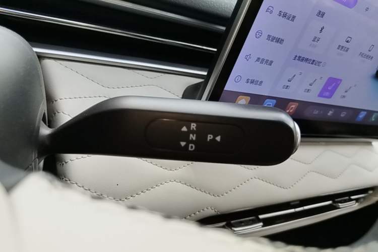 Used Dongfeng NAMMI 01 2024 430 Plus Smart+ Gear Lever