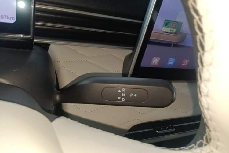 Used Dongfeng NAMMI 01 2024 430 Max Smart+ Gear Lever