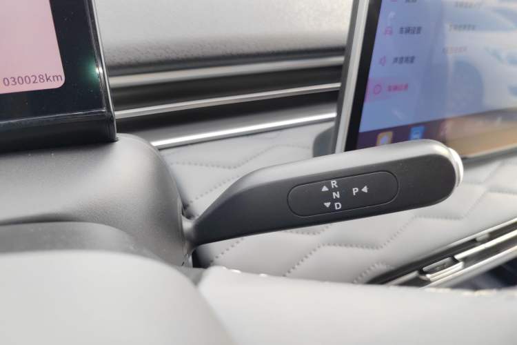 Used Dongfeng NAMMI 01 2024 New Edition 430 Plus Smart+ Gear Lever