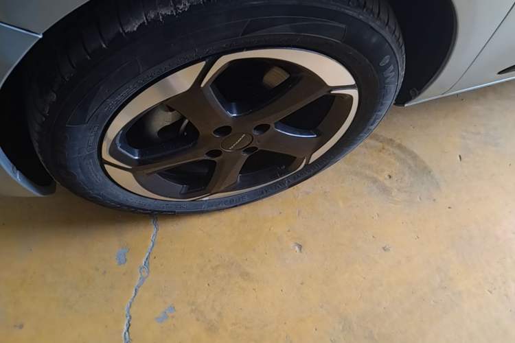Used Dongfeng NAMMI 01 2024 New Edition 430 Max Smart+ Left Front Wheel Hub