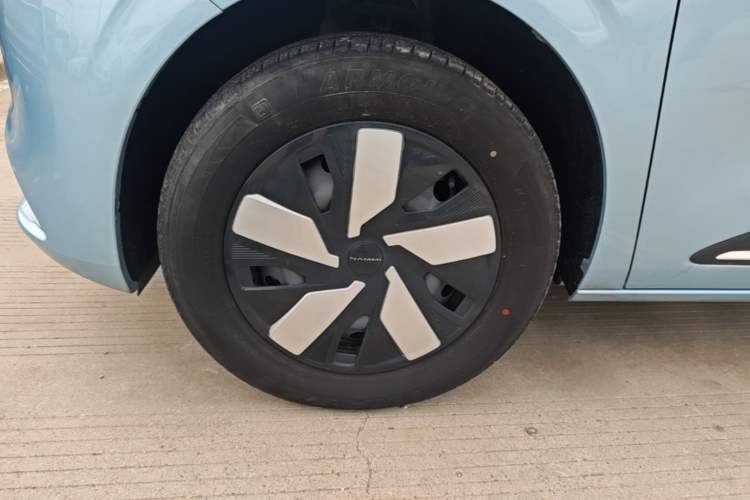 Used Dongfeng NAMMI 01 2024 New Edition 330 Air Left Front Wheel Hub