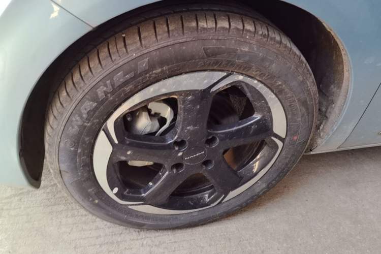 Used Dongfeng NAMMI 01 2024 New Edition 430 Plus Smart+ Left Front Wheel Hub