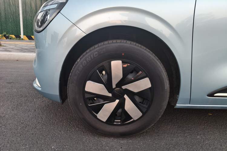 Used Dongfeng NAMMI 01 2024 New Edition 330 Air Left Front Wheel Hub